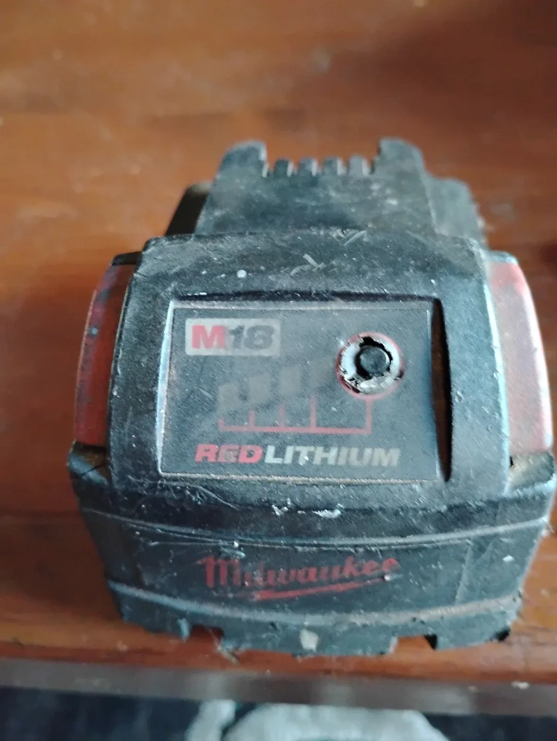 Milwaukee M18 REDLITHIUM XC Battery image indicator(2)