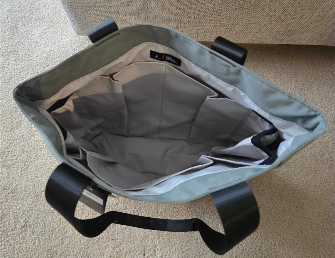 Alpaka Elements Tote (MD) Bag - Like New! image indicator(2)