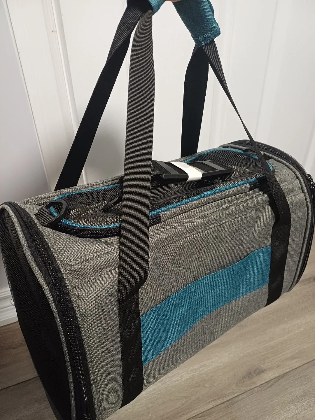 Burgeon Nest Pet Carrier - Grey & Blue image indicator(9)