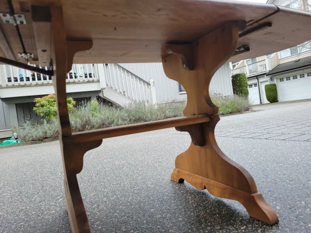 Very Nice, Very Vintage Wooden Drop Leaf Coffee Table. image indicator(6)