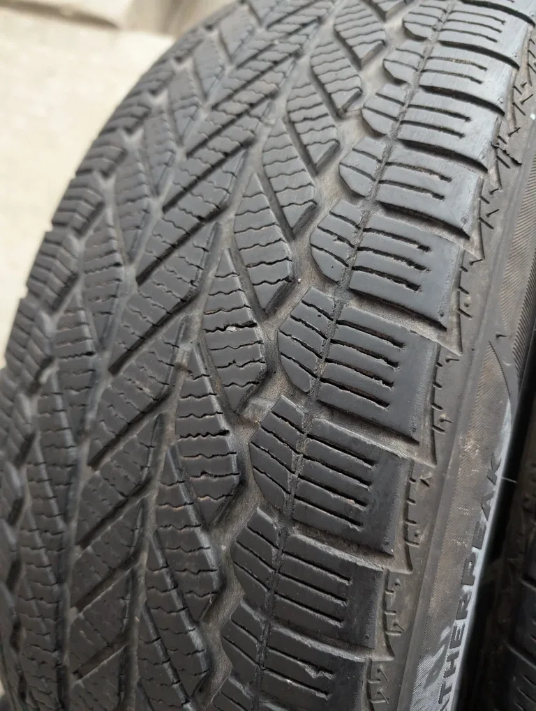 Bridgestone Weatherpeak 225/60R18 Tire image indicator(6)