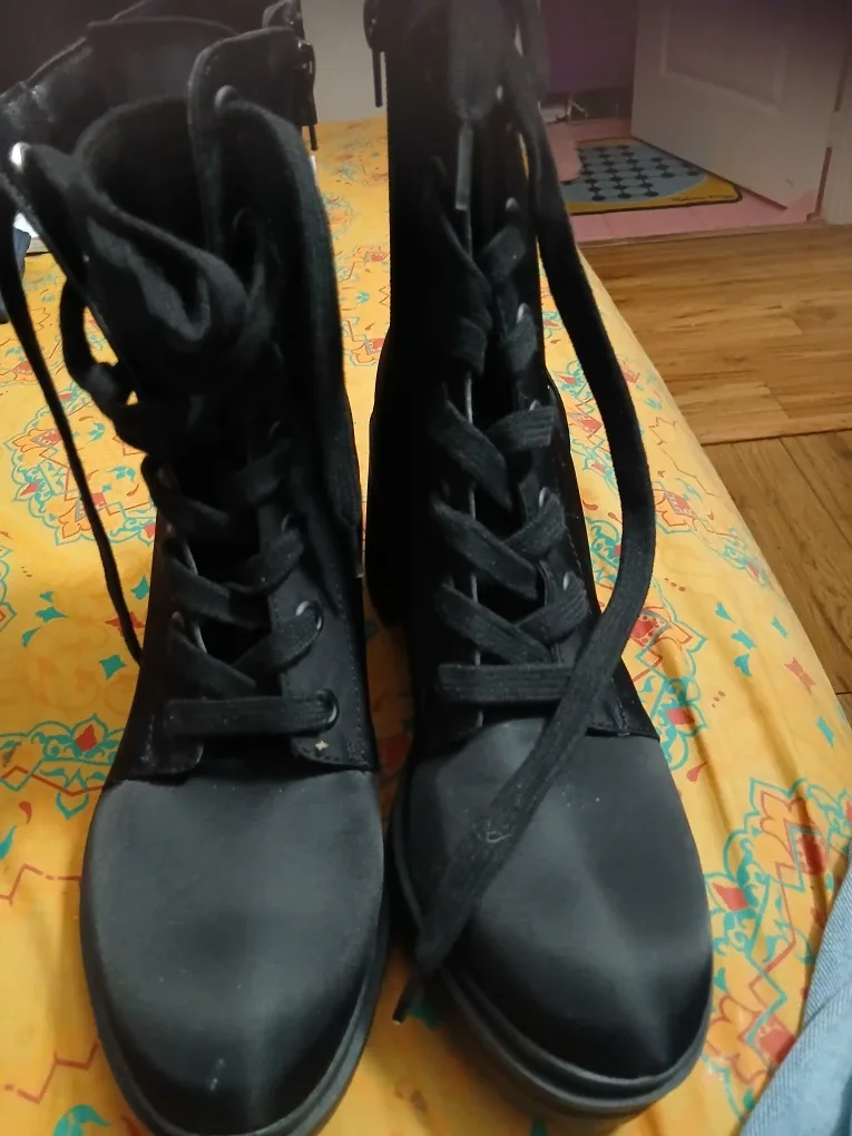 Guess Black Lace-Up Heeled Boots image indicator(3)