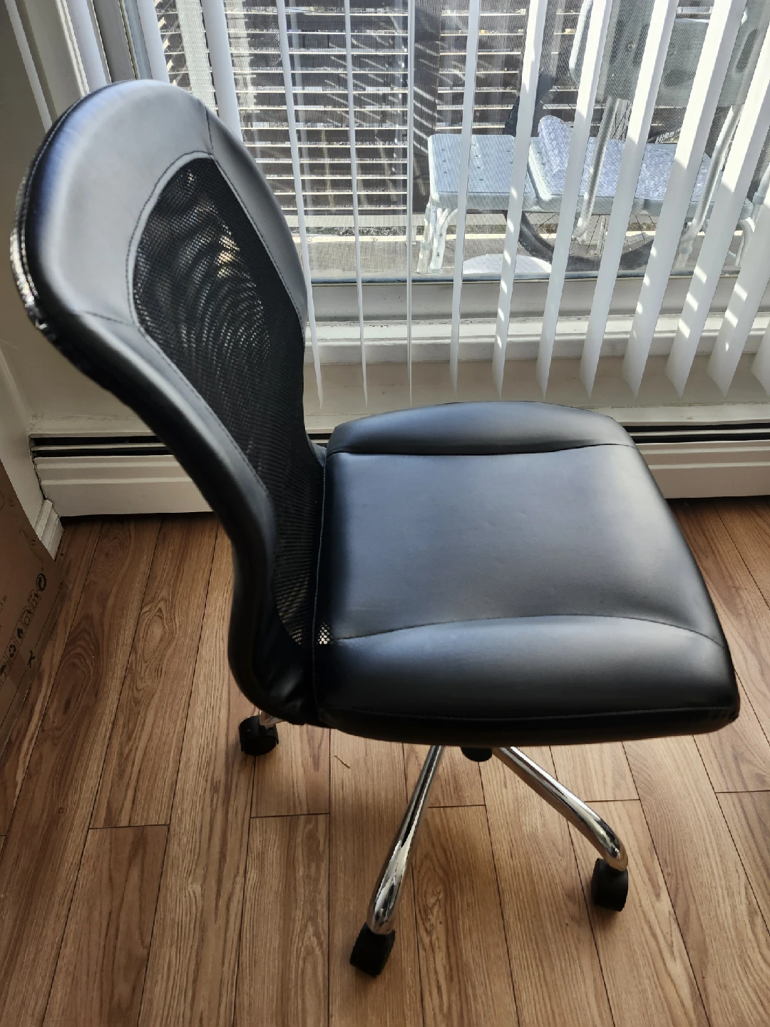 Black Office Chair - photo 2