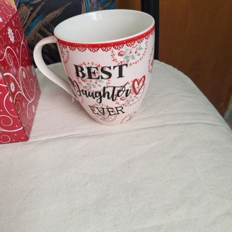 "Best Daughter Ever" Mug with Box image indicator(3)