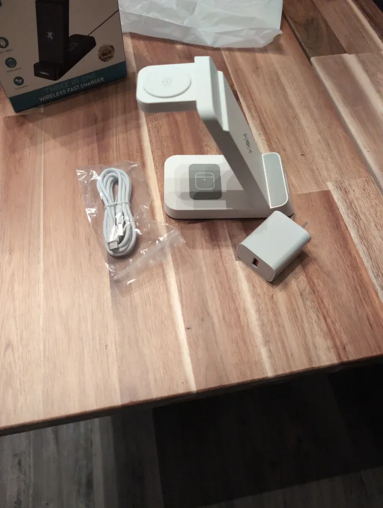 3 in 1 Wireless Fast Charger - B-20 Model image indicator(2)