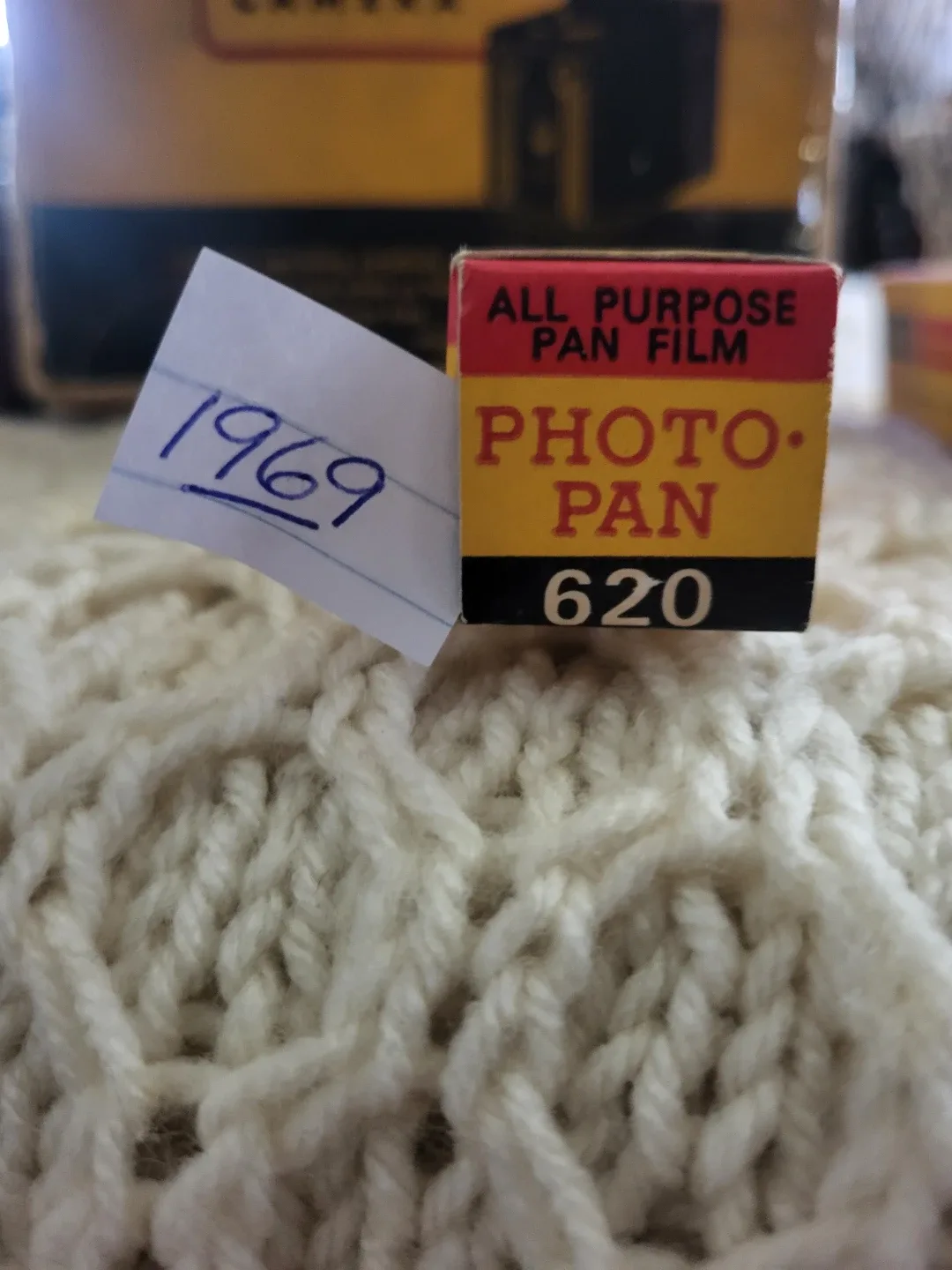 Kodak Verichrome Pan Film & Brownie Target Six-20 Camera image indicator(7)