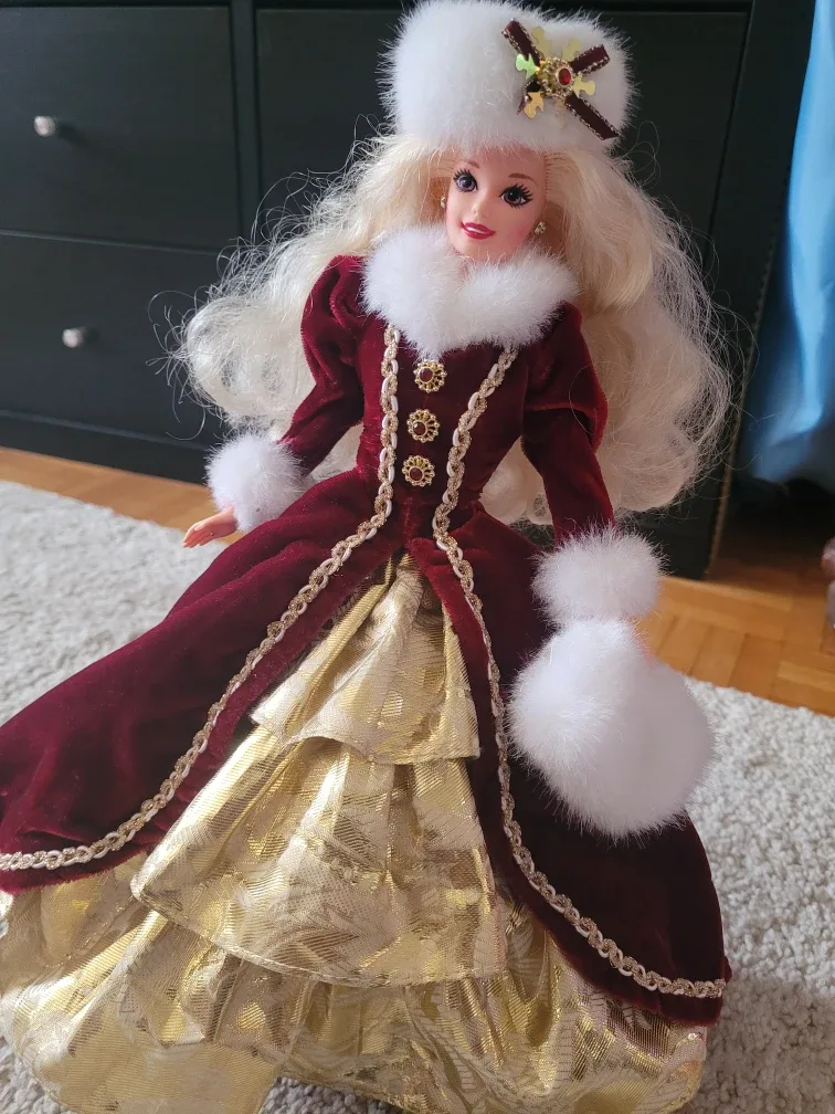 Barbie Holiday Collection image indicator(2)