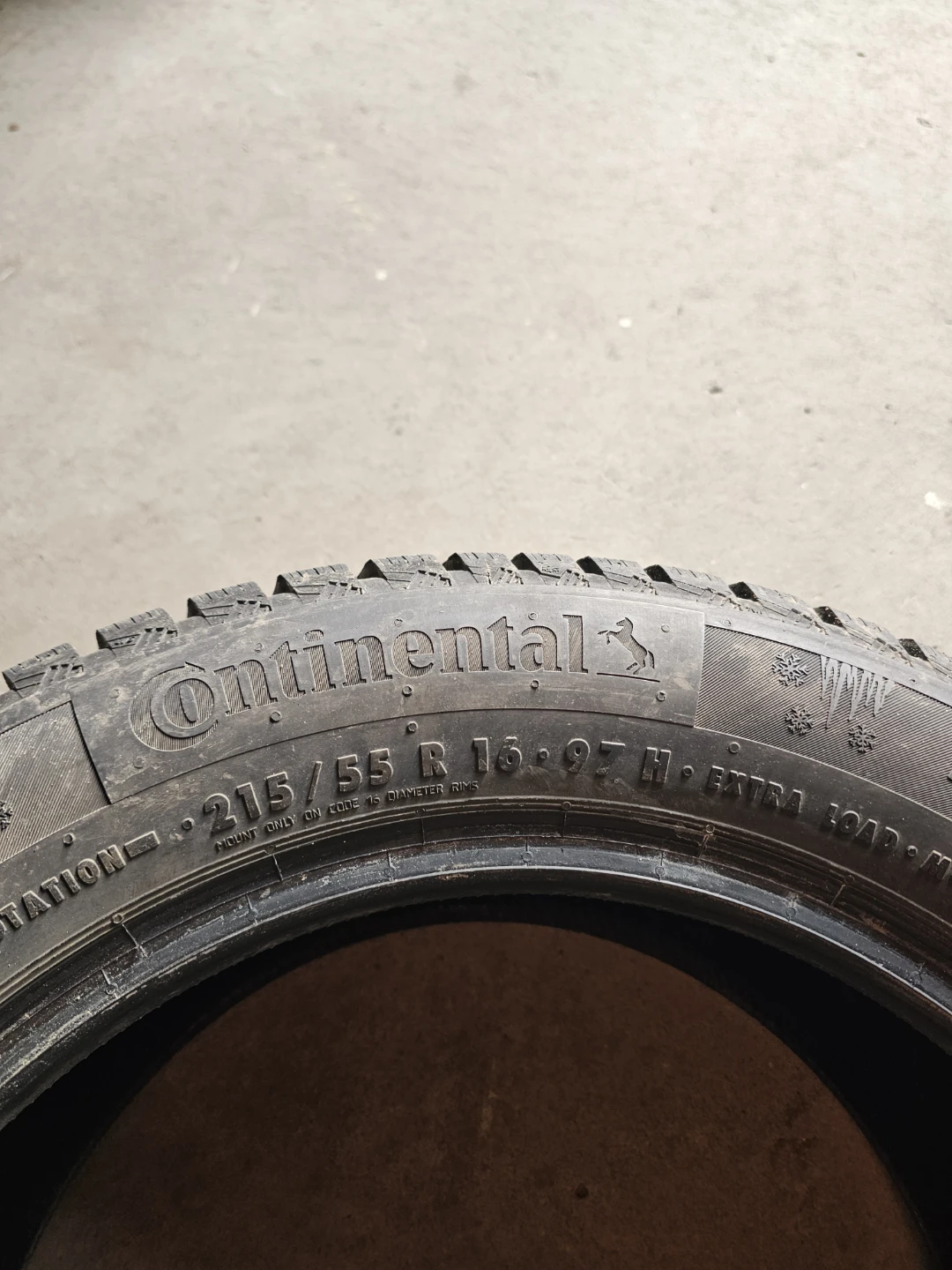 Continental WinterContact SI Plus Tire 215/55R16