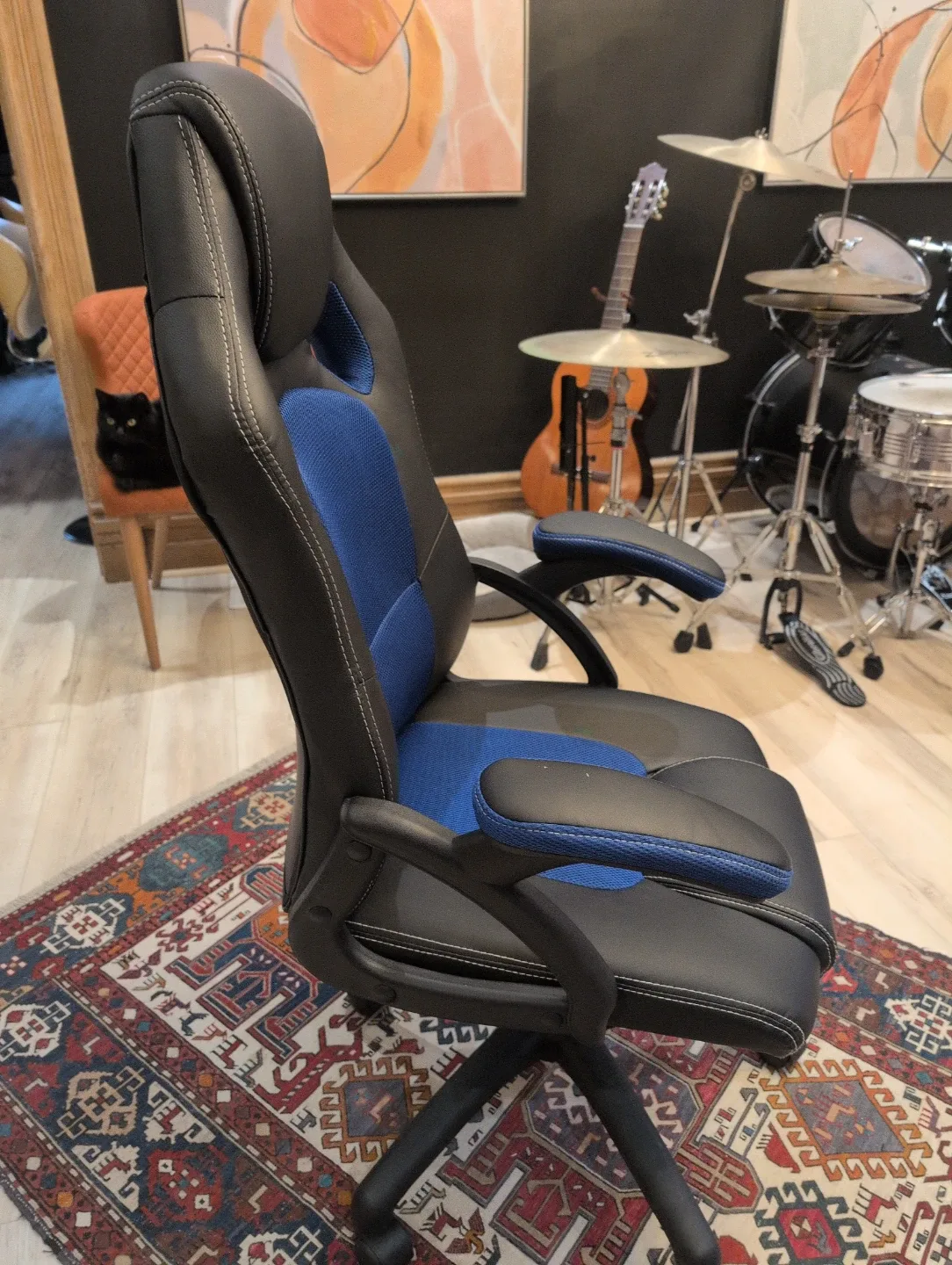 Gaming Chair - Black and Blue image indicator(3)