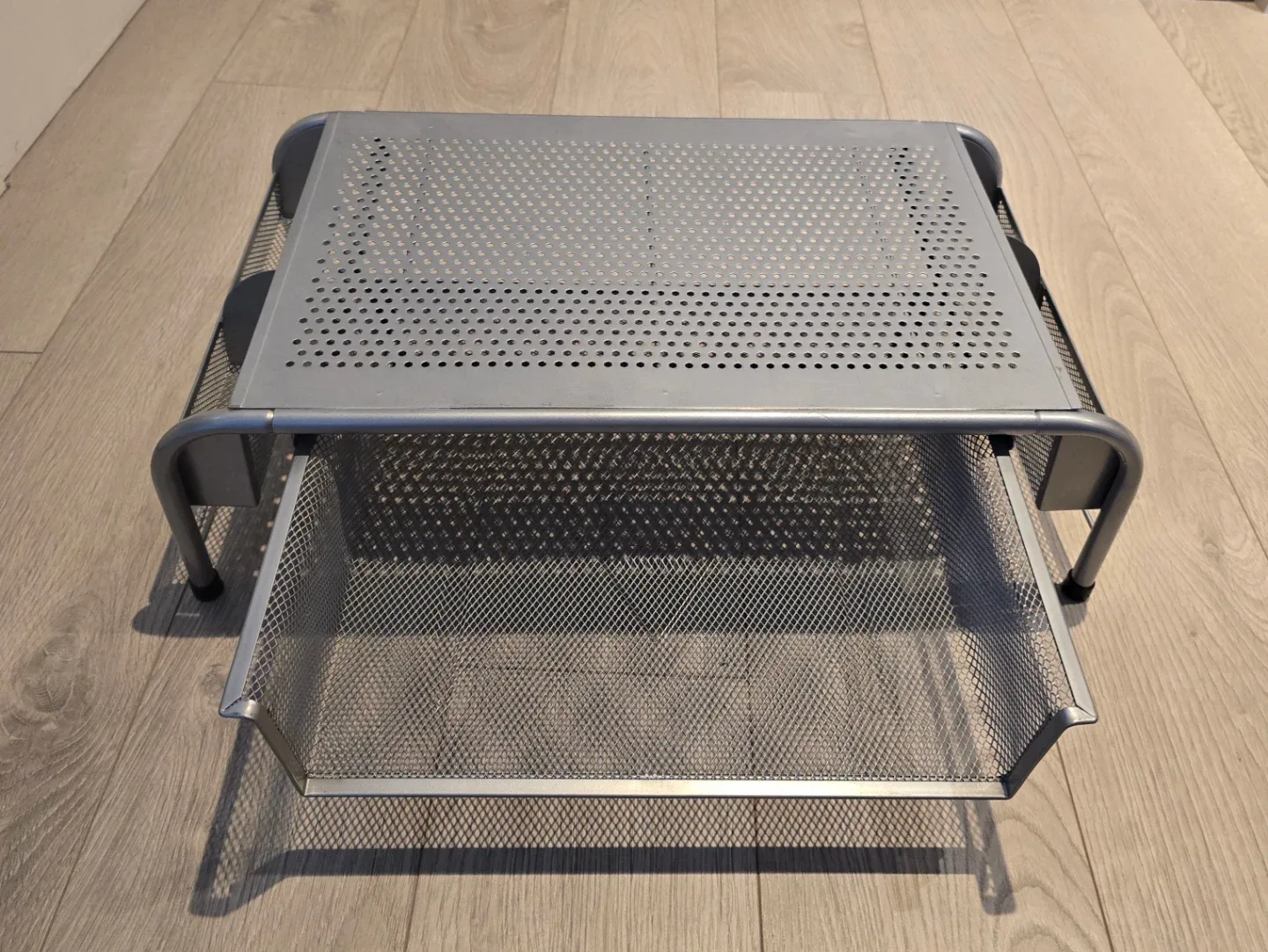 Grey Metal Desk Organizer and Laptop Stand image indicator(3)