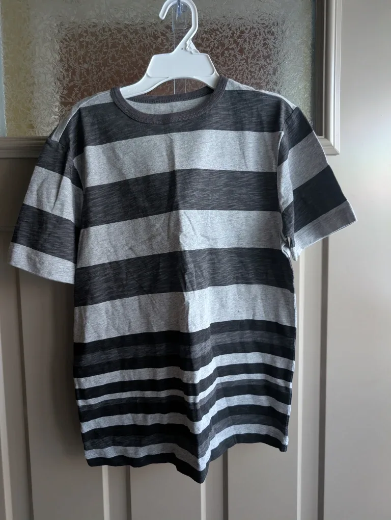 Boys sz 10 tshirts $3 each image indicator(10)