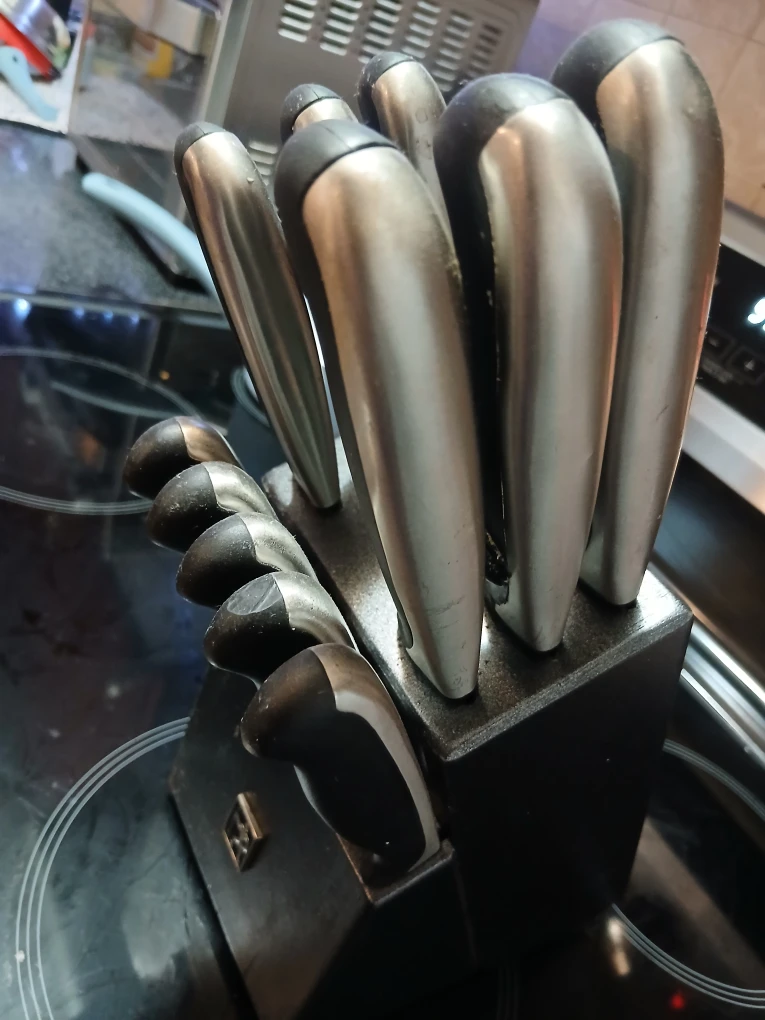 Zwilling J.A. Henckels Knife Set - photo 2