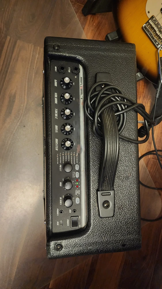 Fender Mustang I V.2 Guitar Amplifier - photo 3