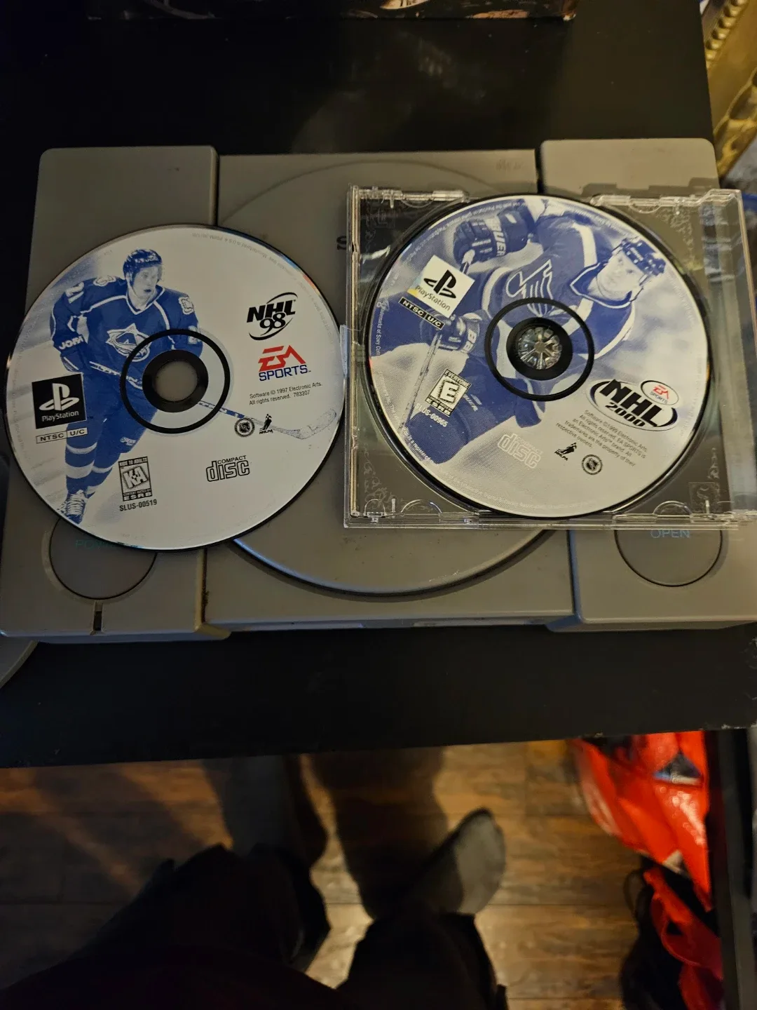 Playstation 1 with games/Playstation should have a chip