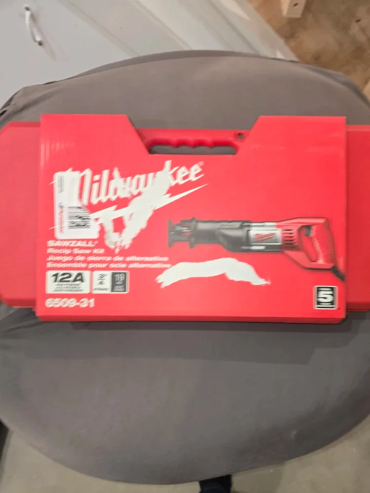 Milwaukee 6509-31 SAWZALL Reciprocating Saw Kit - Like New! image indicator(3)