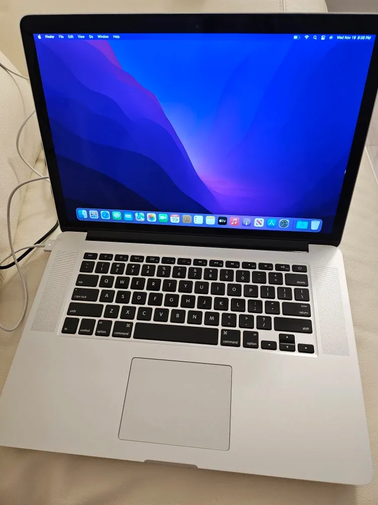 MacBook Pro 2015 15". READ the description before contacting image indicator(3)