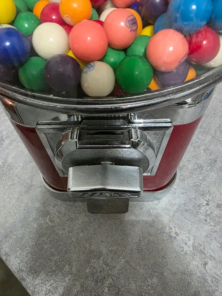 VTG. Beaver Gumball Machine image indicator(8)