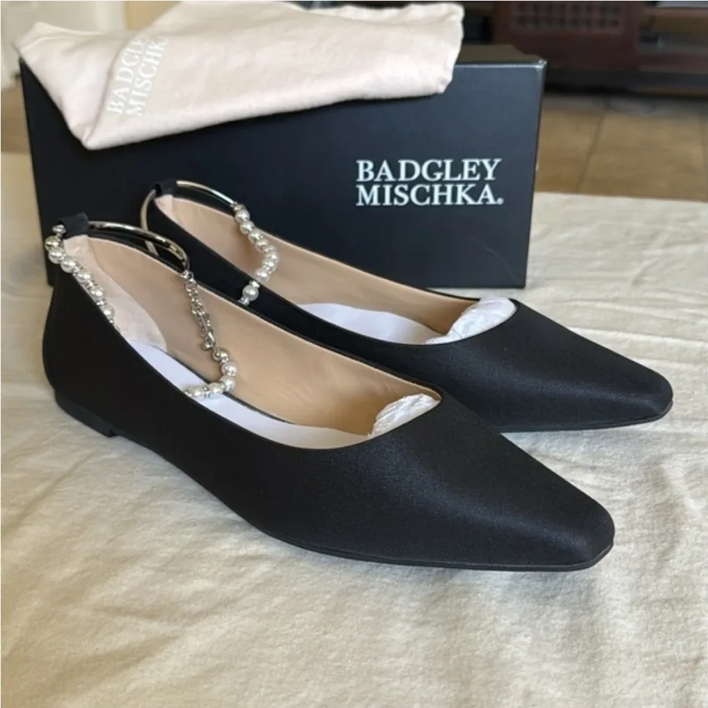 Badgley Mischka Black Flats, Size 9