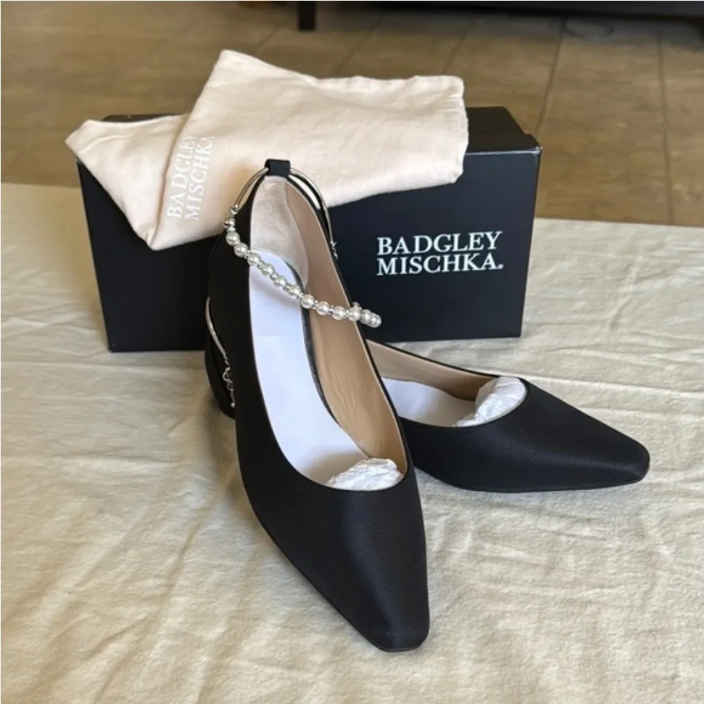Badgley Mischka Black Flats, Size 9 image indicator(2)