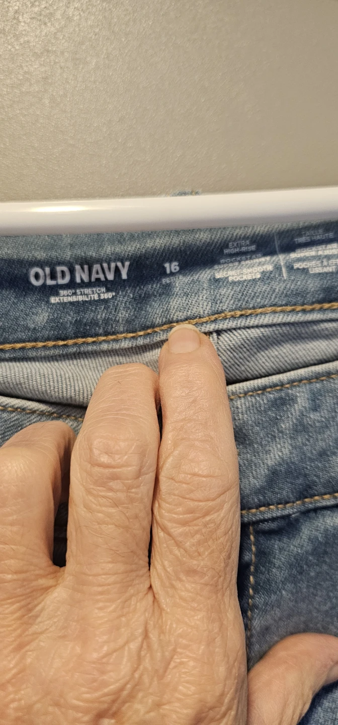 Brand new Old Navy Rockstar Super Skinny Jeans - Size 16 - photo 2