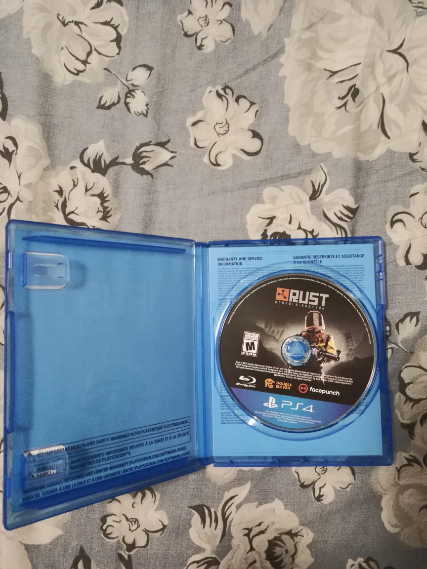 Rust Console Edition (PS4) – Like New Disc with Case image indicator(3)