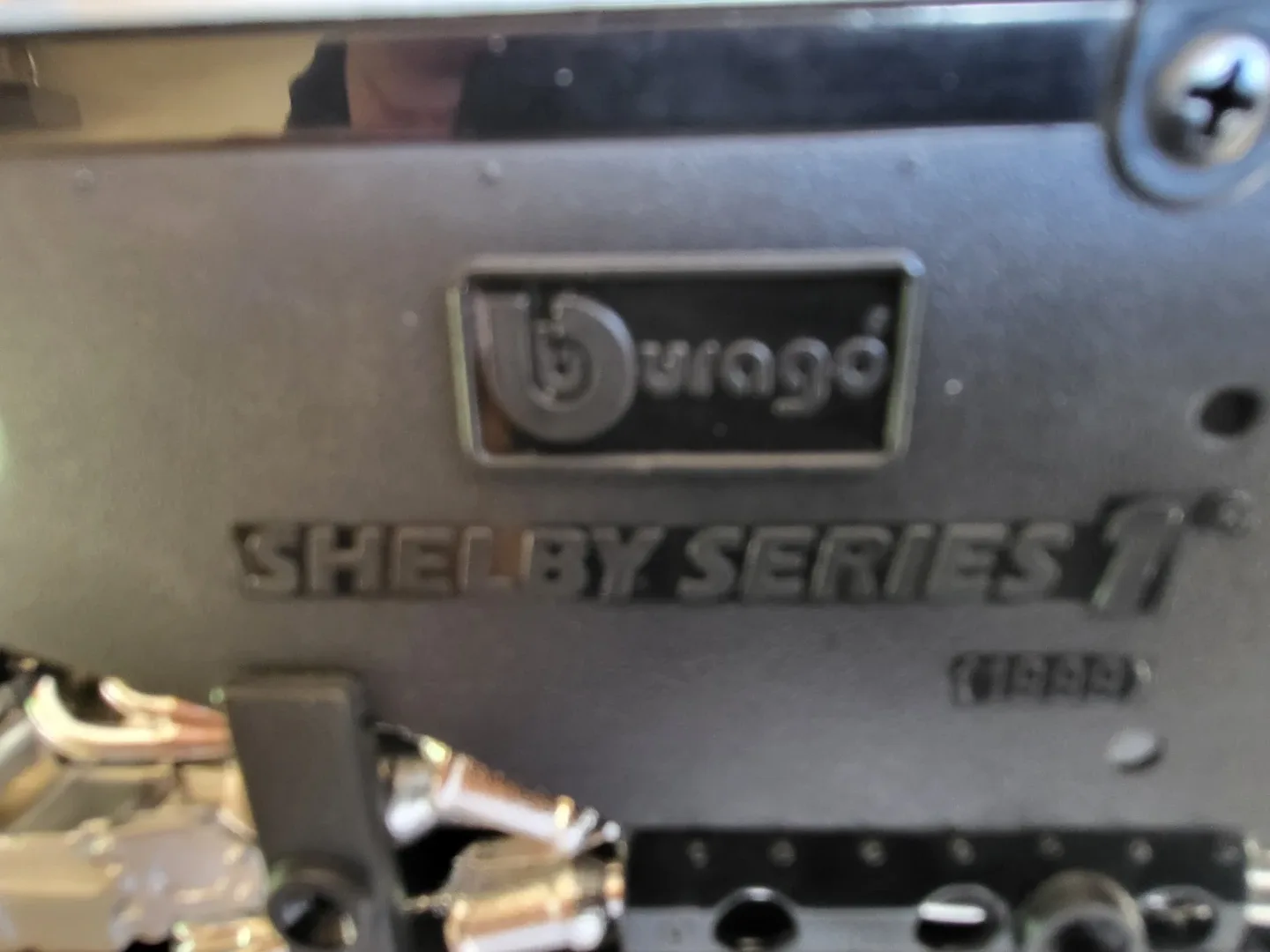 Burago Shelby Series 1 (1999) Diecast Car 1:18 image indicator(5)