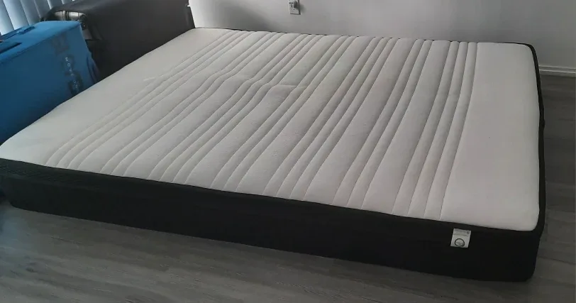 Queen Mattress and Pillows