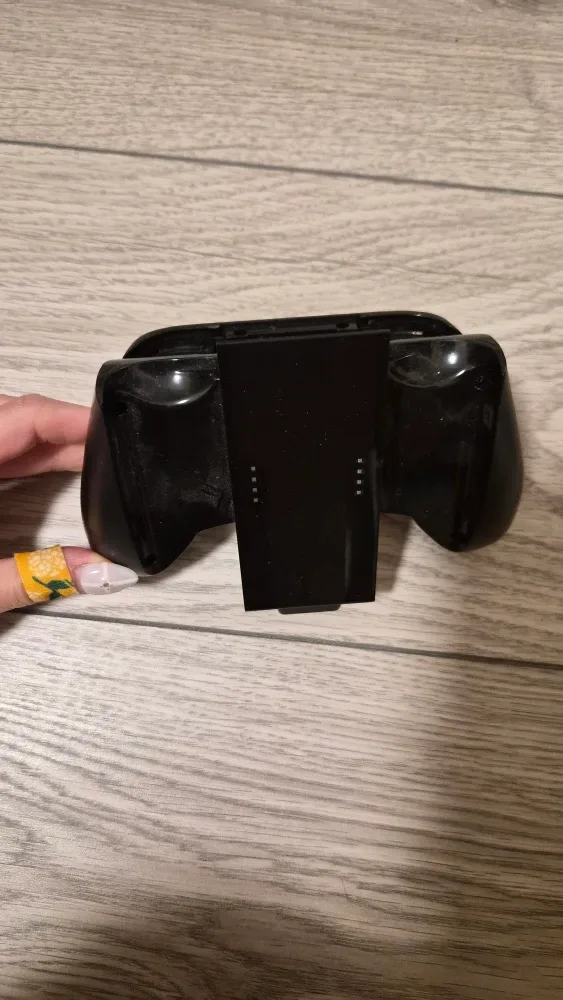 Nintendo Switch Comfort Grip image indicator(3)