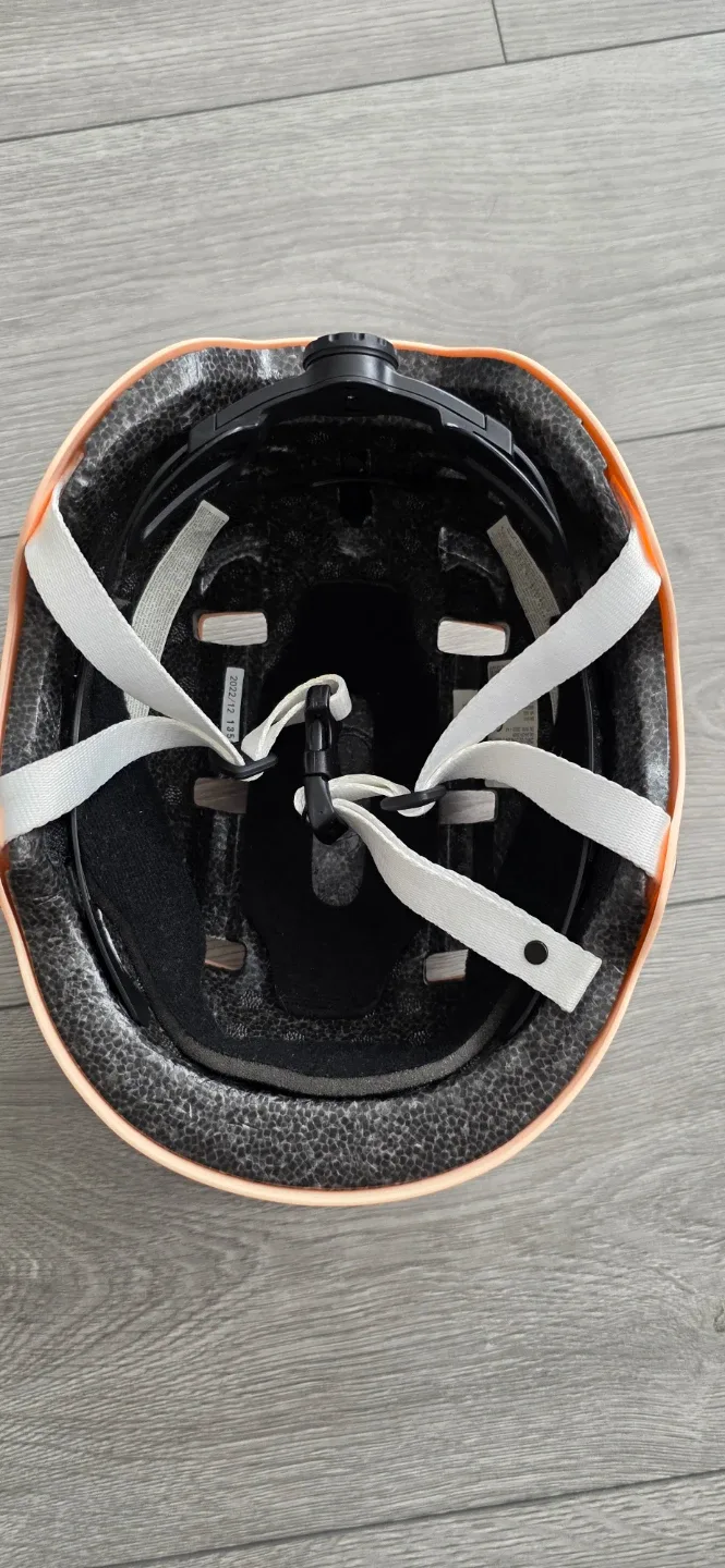 Peach-Coloured Bike Helmet image indicator(2)