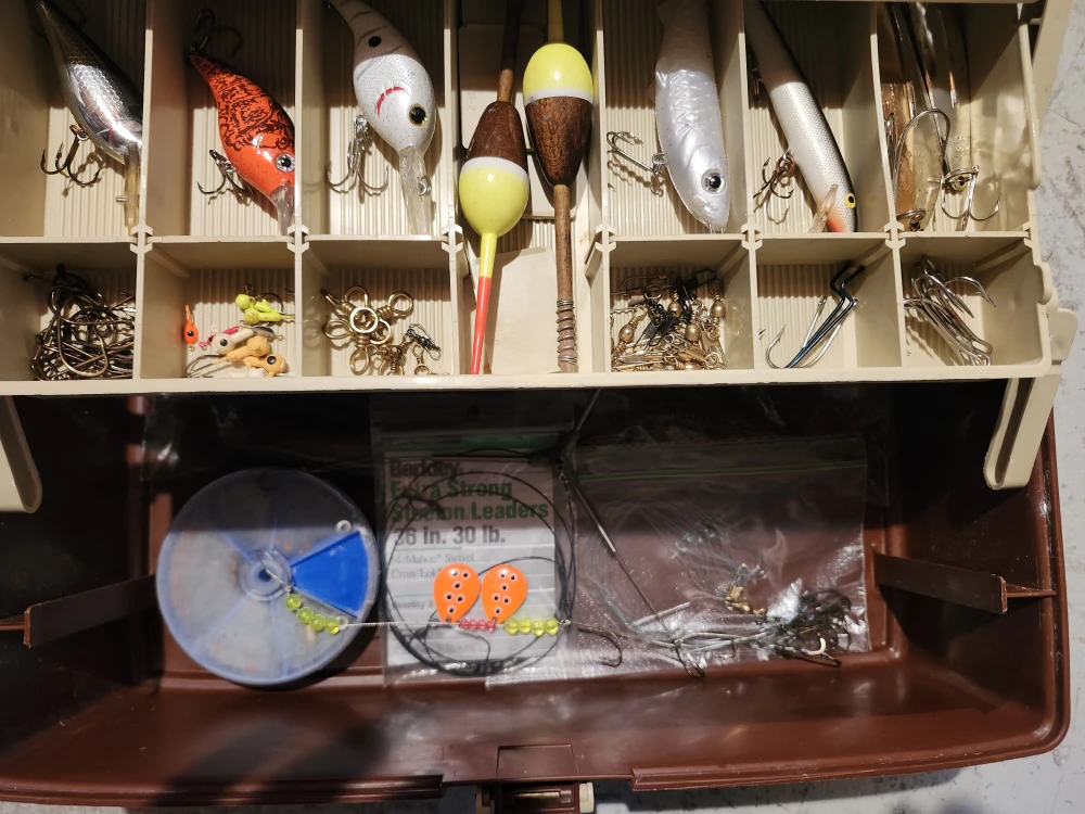 Plano tackle box, with lures & more - photo 5
