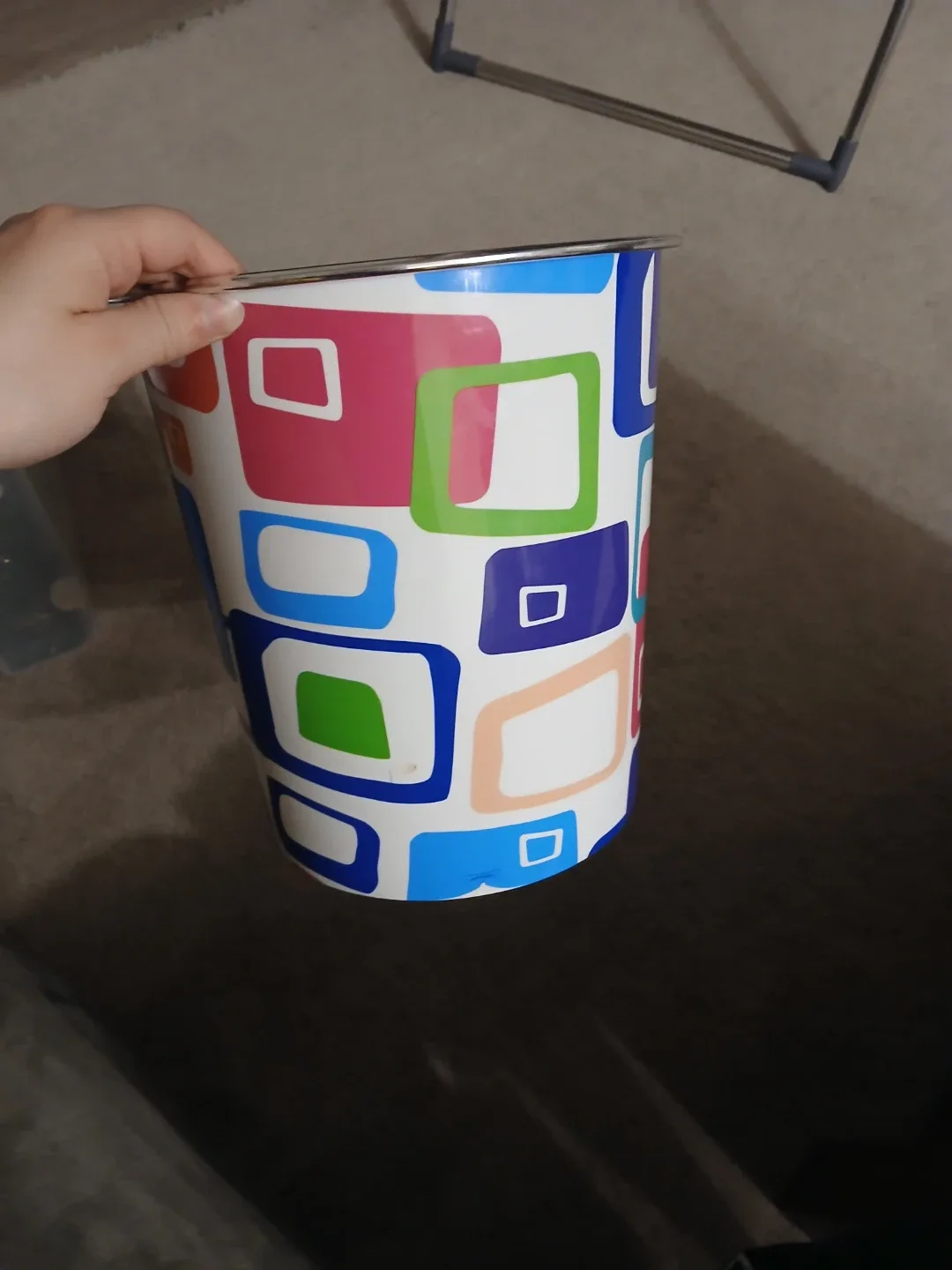 🥕 Colourful garbage bin #freecycle thumbnail