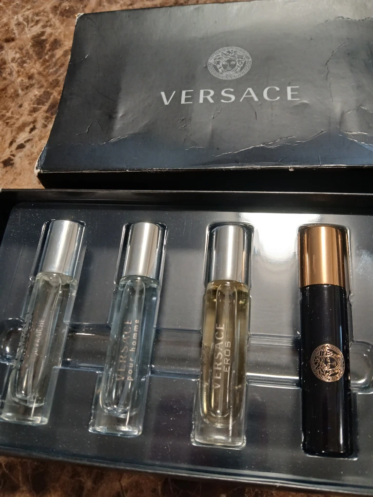 Versace Miniature Perfume Set 5ml x4 price is firm