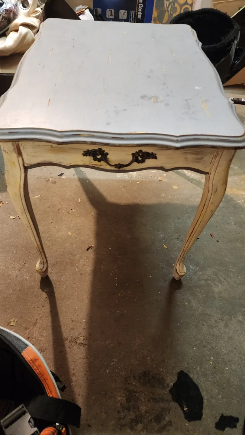 Vintage Style Side Table image indicator(2)