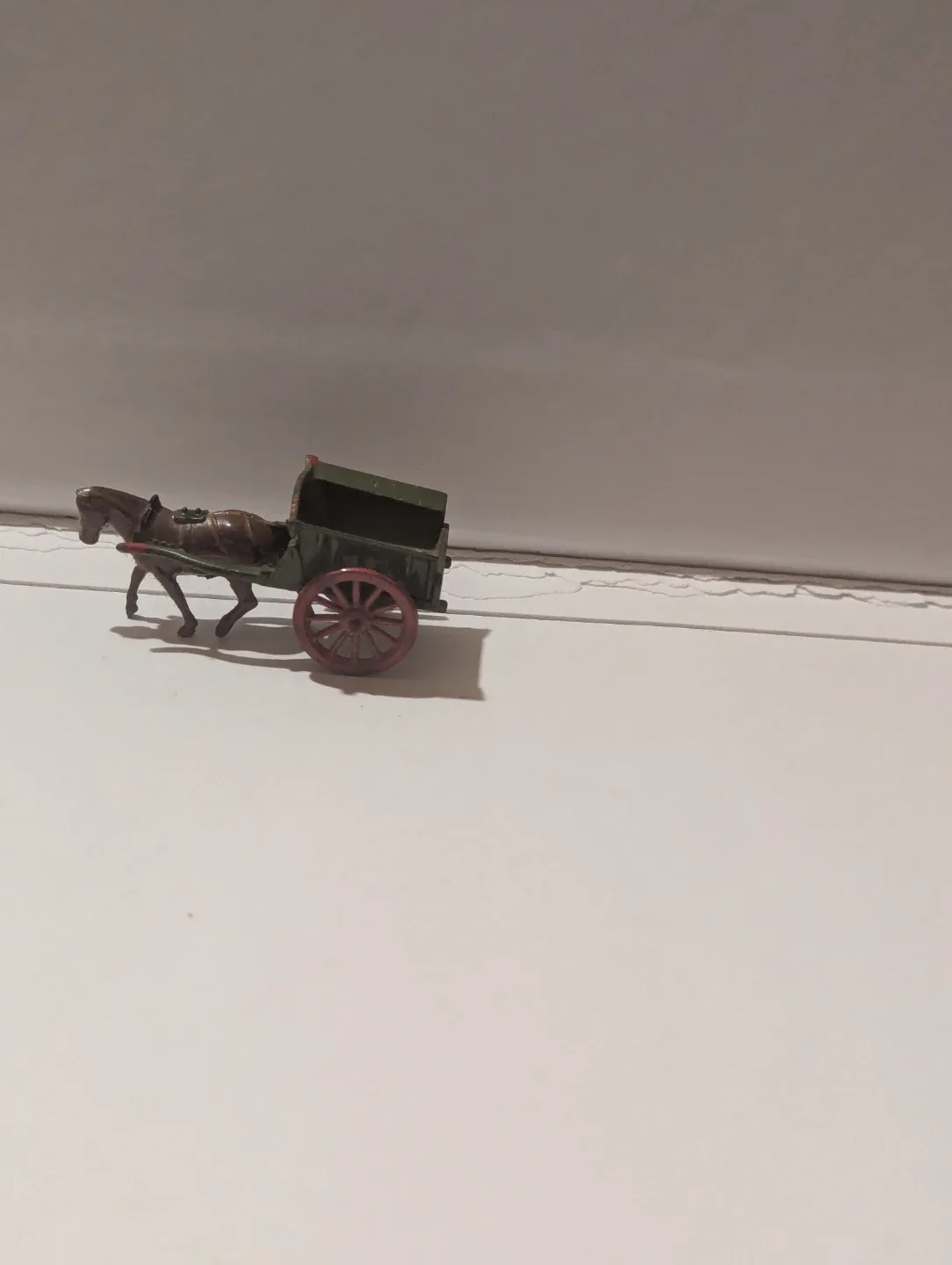 Britains LTD Horse and Cart Toy image indicator(2)