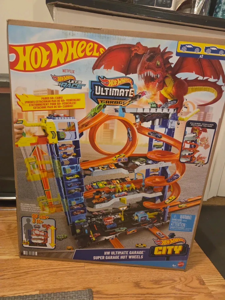 Hot Wheels Ultimate Garage & LEGO Disney Princess Castle image indicator(2)