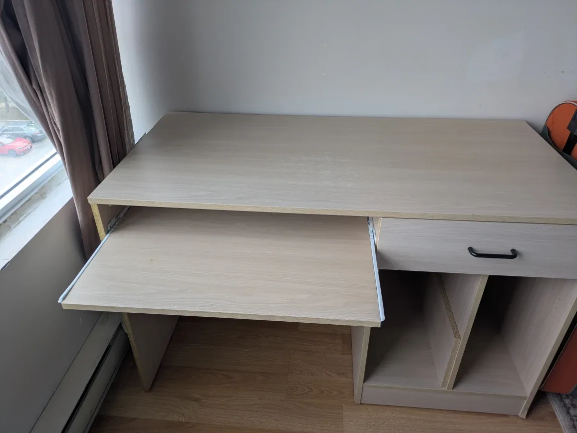 Light Wood Desk with Drawer image indicator(2)