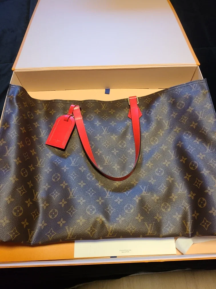 Louis Vuitton All In MM Tote image indicator(6)