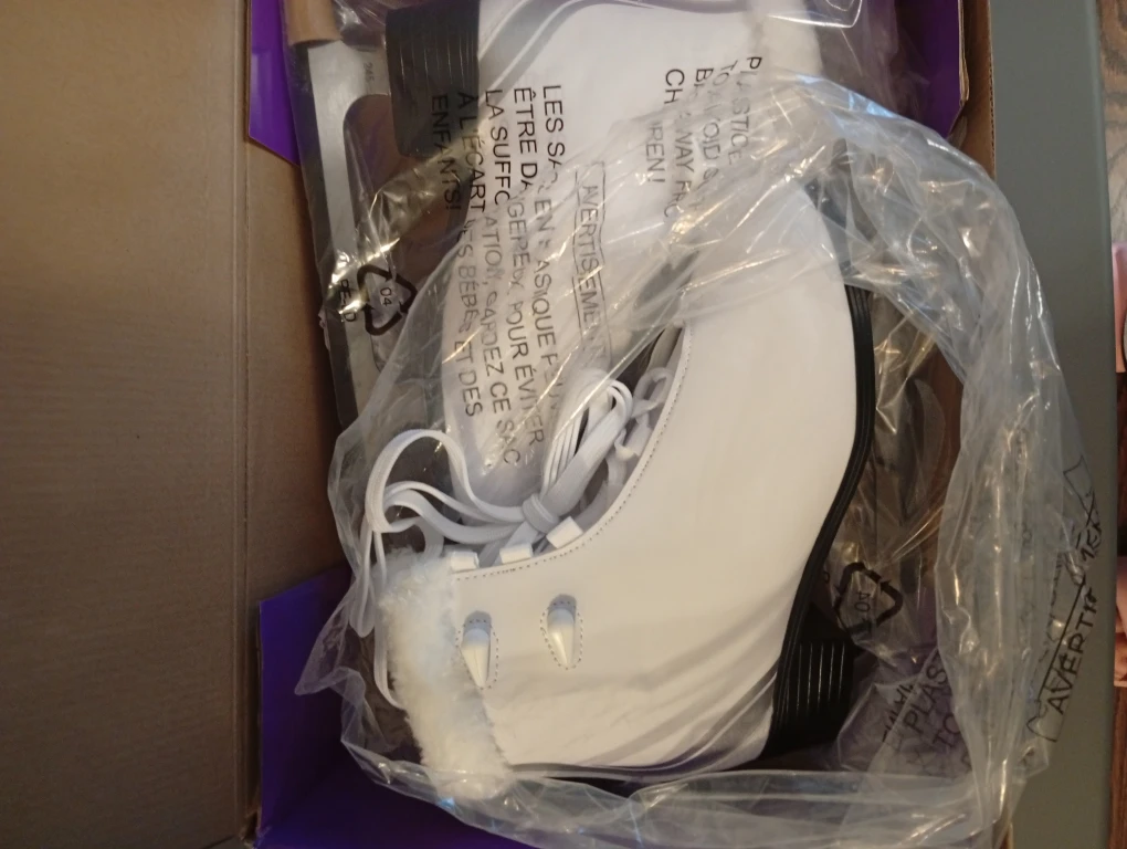 New Lilyboo Figure Skates - Senior Size 6 - photo 2
