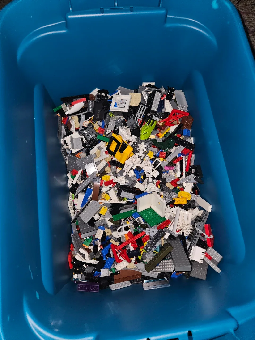 Lego Bricks - Assorted Pieces image indicator(5)