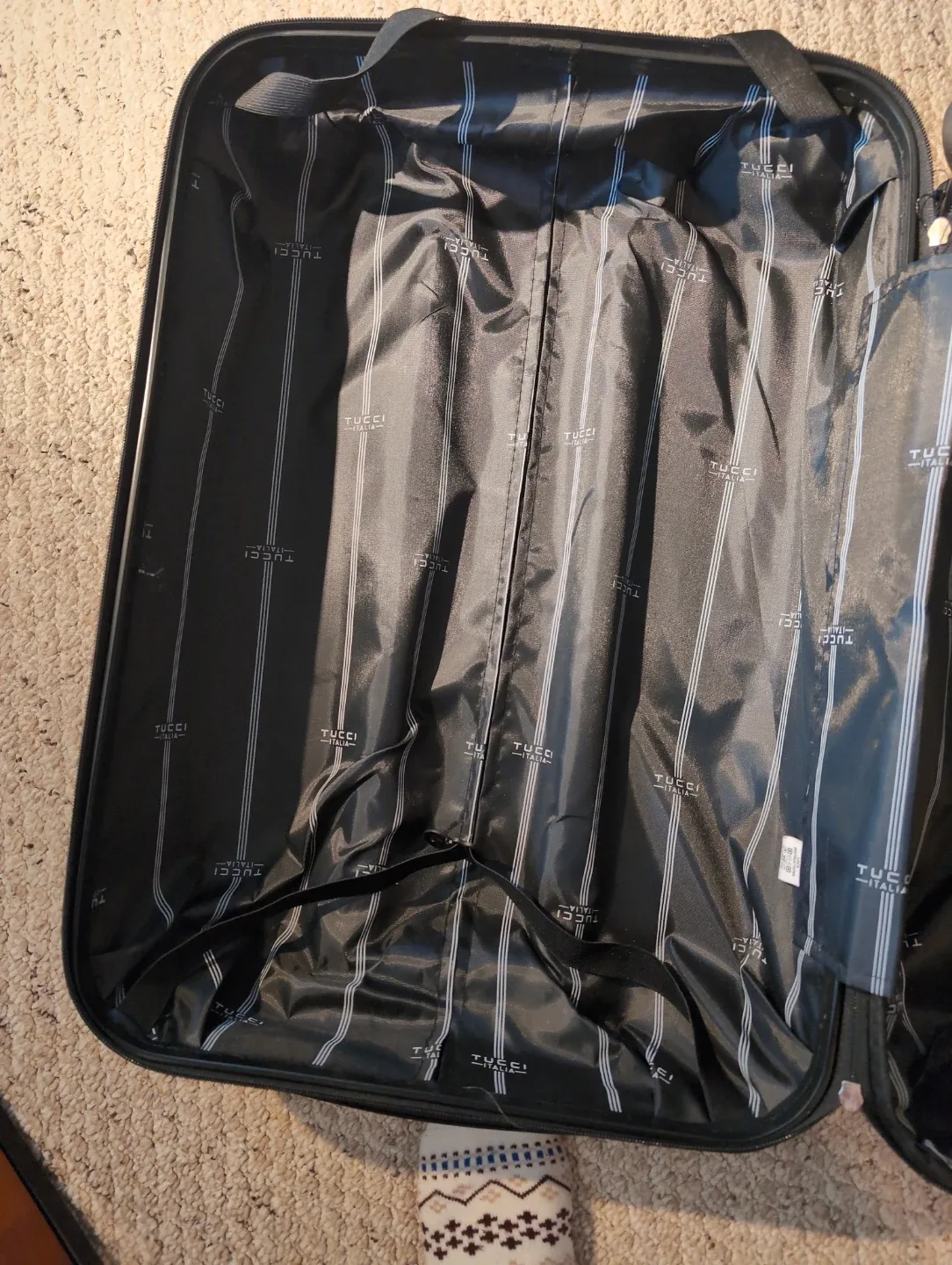 Tucci Italia Black Carry-On Luggage image indicator(2)