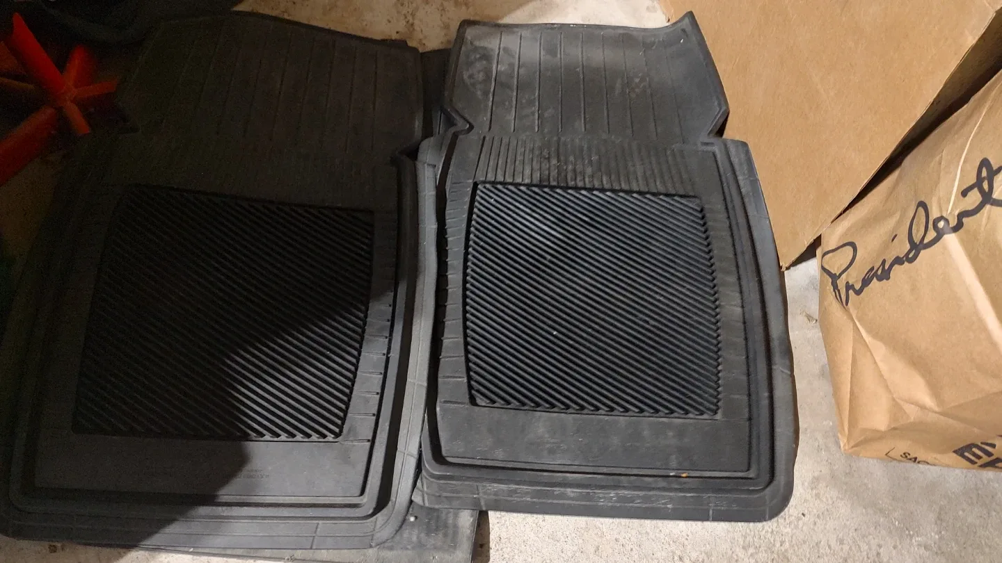 Black Rubber Car Floor Mats image indicator(2)