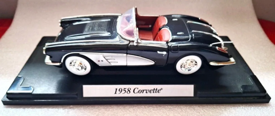 Motor Max 1958 Corvette Diecast Model