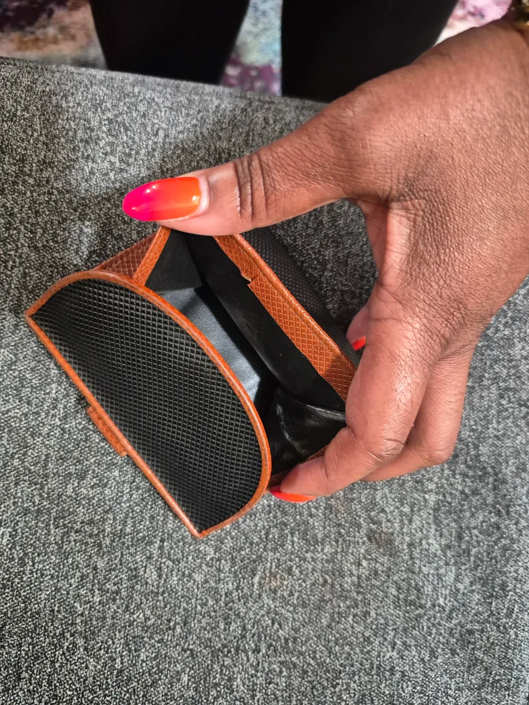 Brown and black Bottega Veneta Bifold Wallet 🥕 image indicator(7)