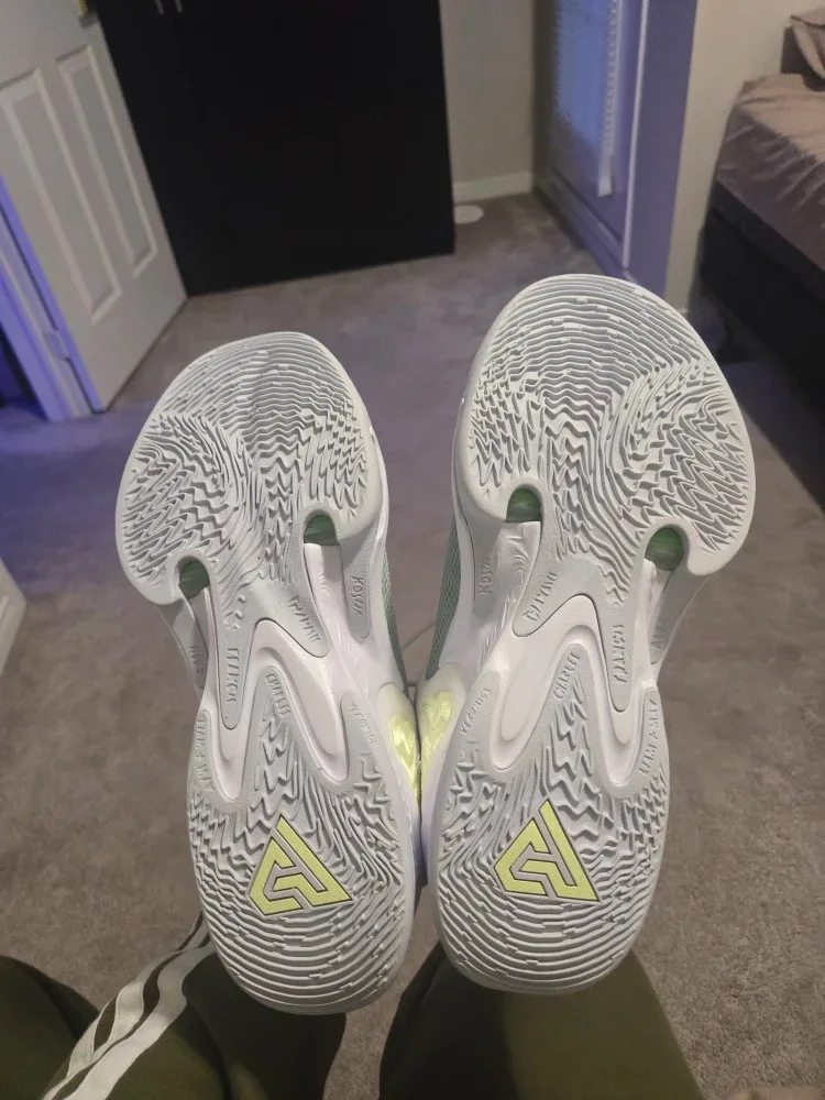 Nike Zoom Freak 4s size 12 image indicator(9)