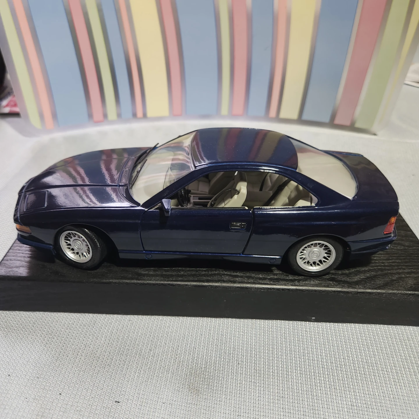 Maisto BMW 850i (1990) Diecast Model Car - photo 2