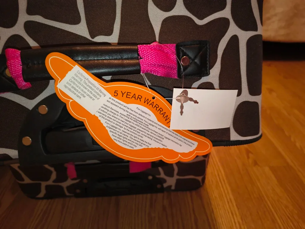 Rockland 3-Piece Giraffe Luggage Set image indicator(3)