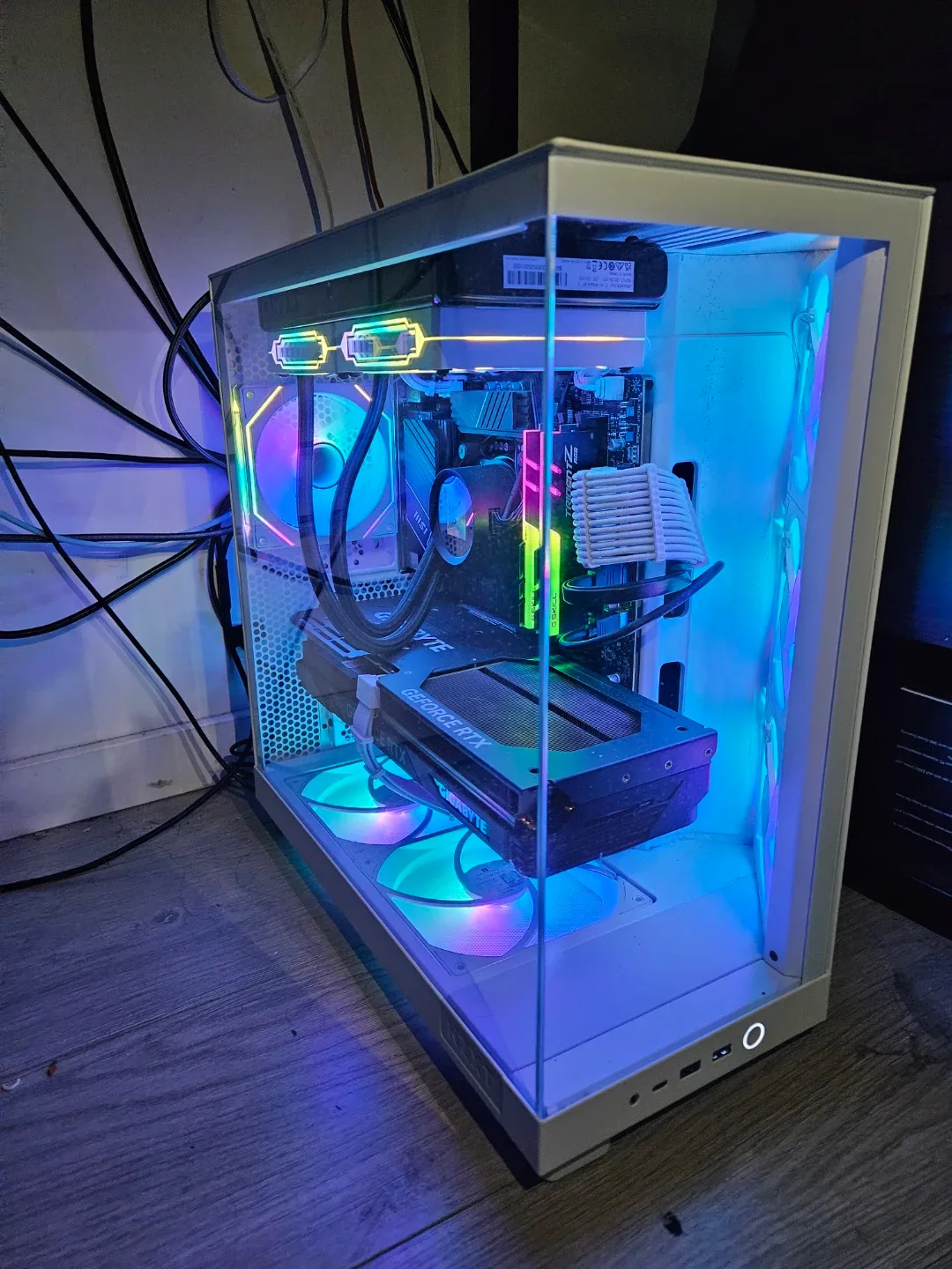 Custom White PC Build - 13600K 4070Ti image indicator(7)