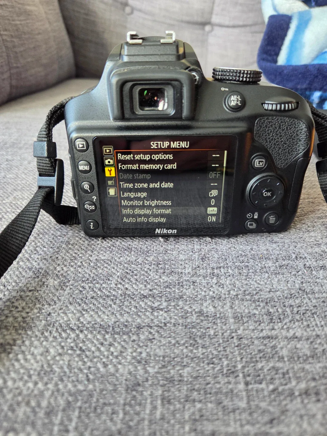 Nikon D3400 DSLR Camera with Carry Bag image indicator(2)