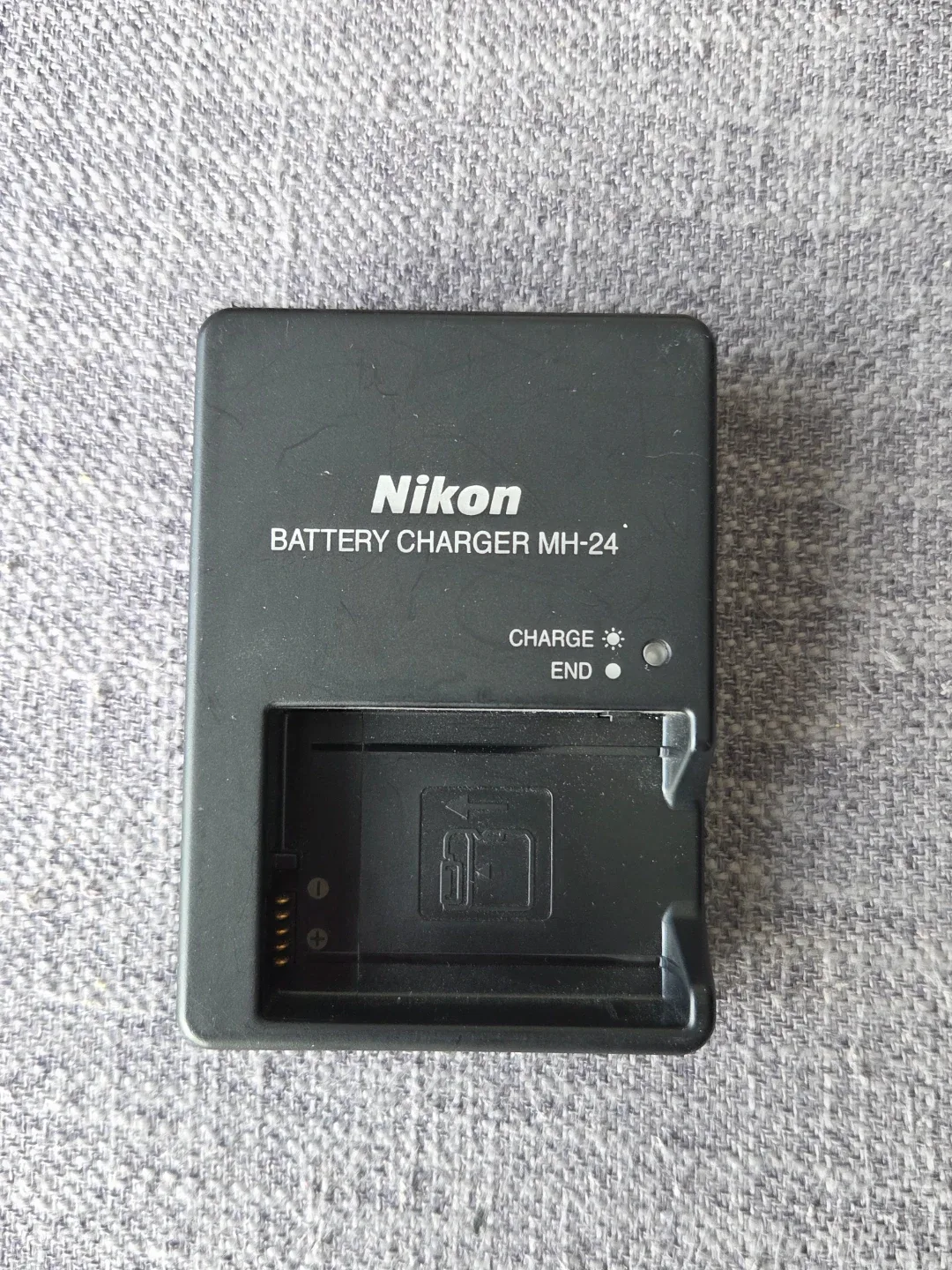 Nikon D3400 DSLR Camera with Carry Bag image indicator(6)