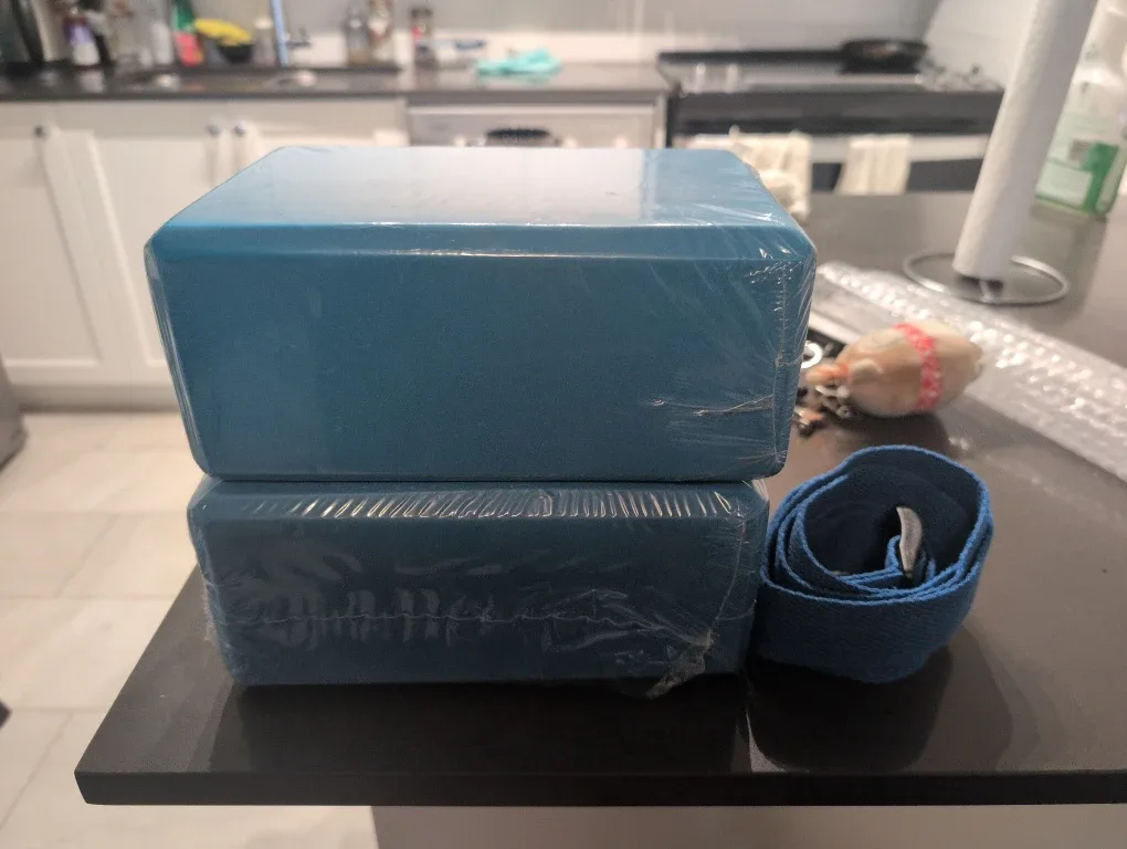 New Gaiam Yoga Block Set